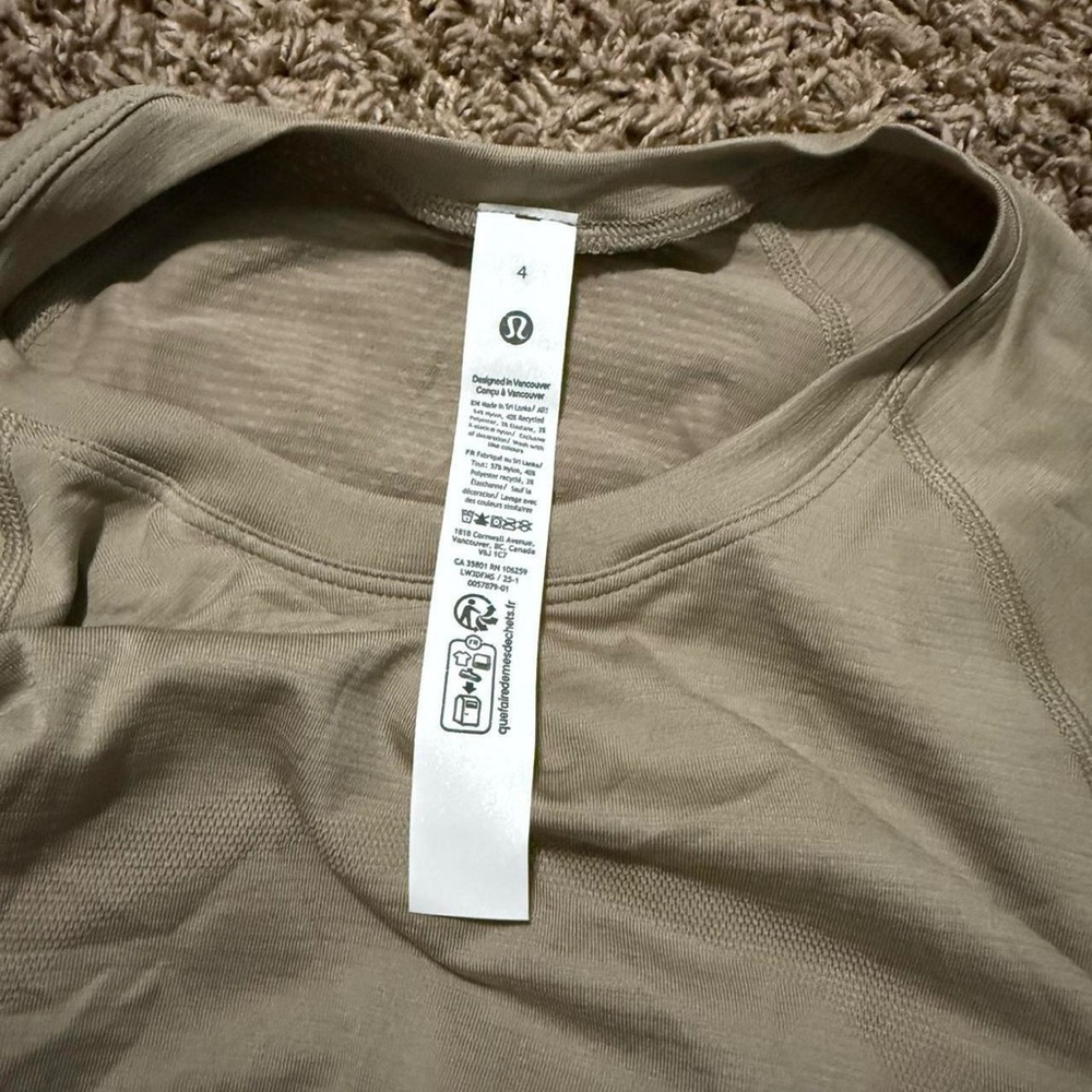 Lululemon NWT Swiftly Tech Short Sleeve Sheer Oak Size 4 - Picture 4 of 4